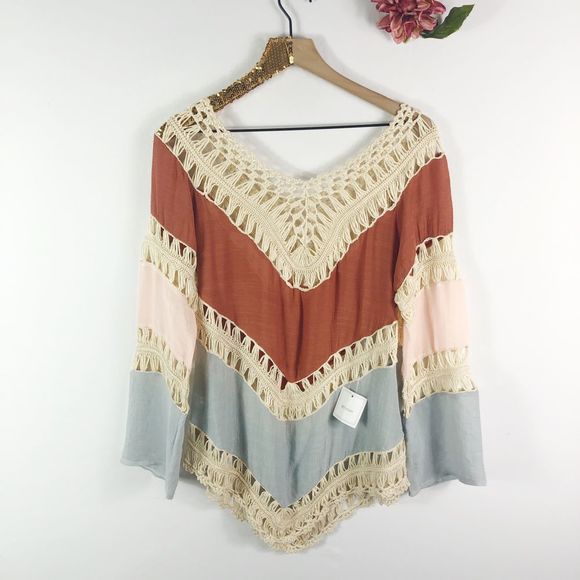 RED VELVET openwork boho bell sleeved Crochet Top - Picture 5 of 6